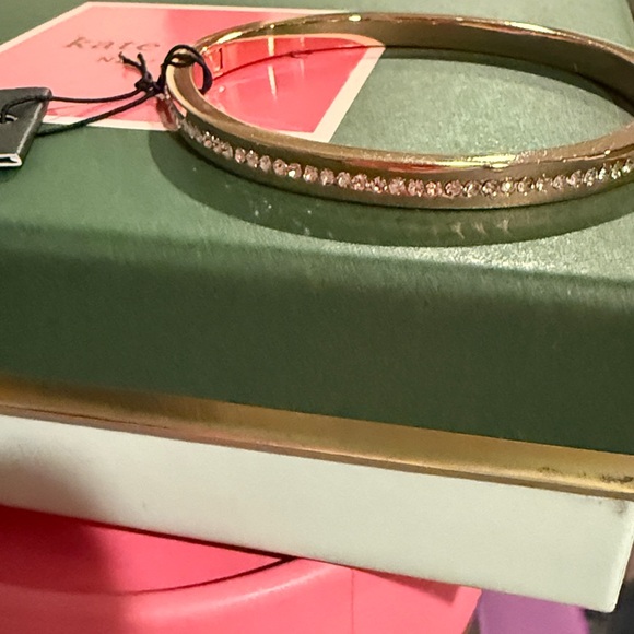NWT! ♠️ Kate spade bracelet/bangle in rose gold with pavé crystals all around - Picture 4 of 13
